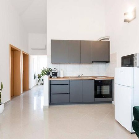 Cozy Apartment With Private Parking ميدولين المظهر الخارجي الصورة