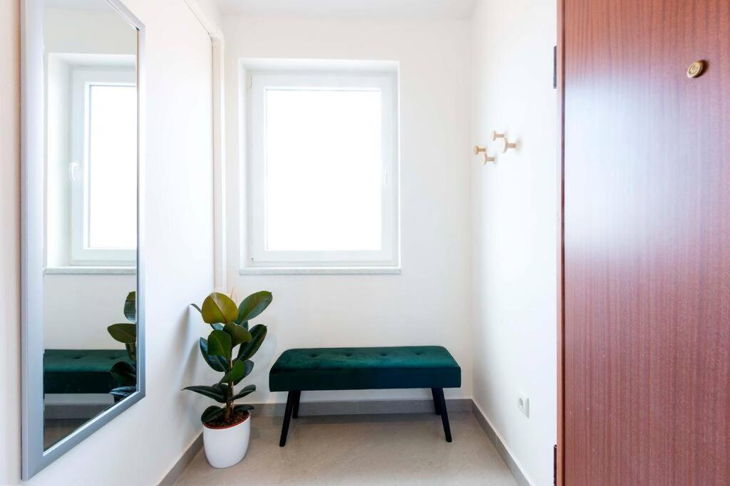 Cozy Apartment With Private Parking ميدولين المظهر الخارجي الصورة