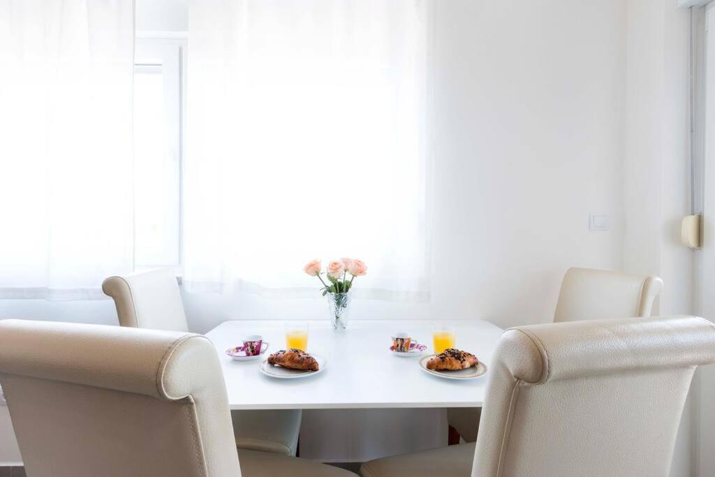 Cozy Apartment With Private Parking ميدولين المظهر الخارجي الصورة