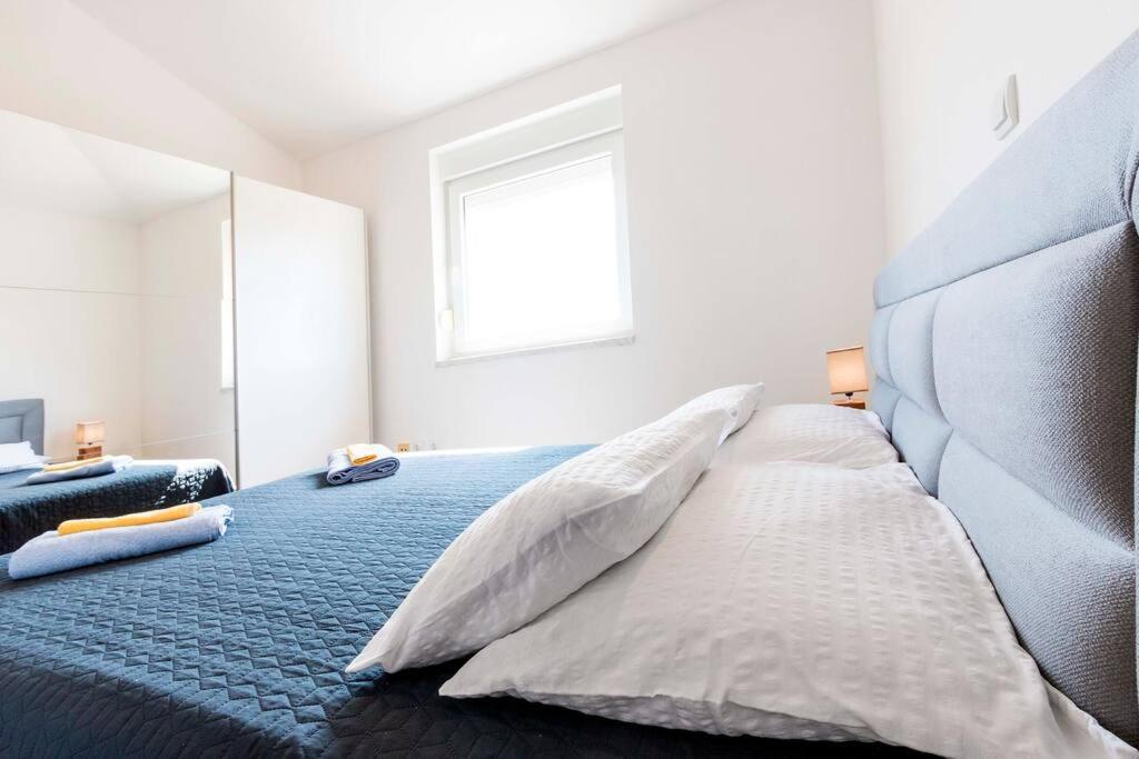 Cozy Apartment With Private Parking ميدولين المظهر الخارجي الصورة