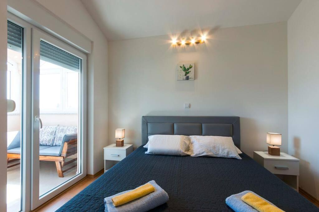 Cozy Apartment With Private Parking ميدولين المظهر الخارجي الصورة